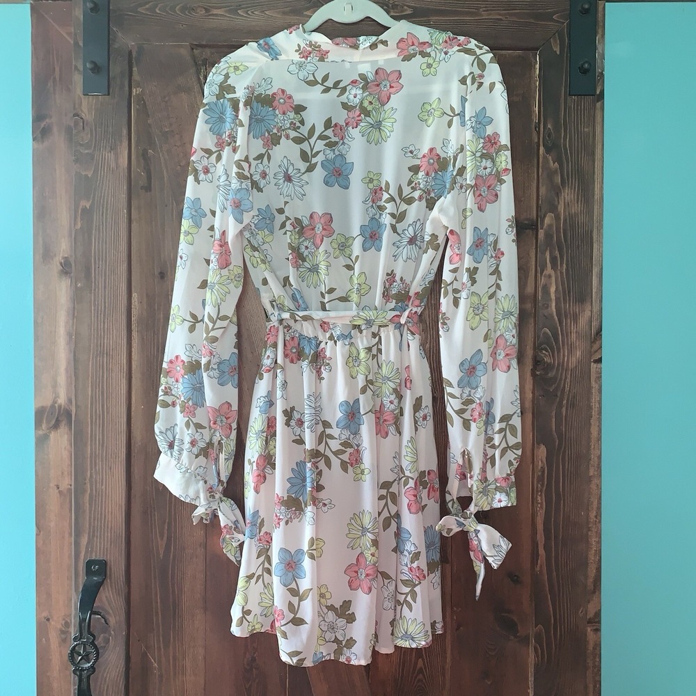 Favlux Fashion Dress V Neck Tie Style Wrap Floral Long Sleeve Creamy Peach Sz L - Picture 3 of 6